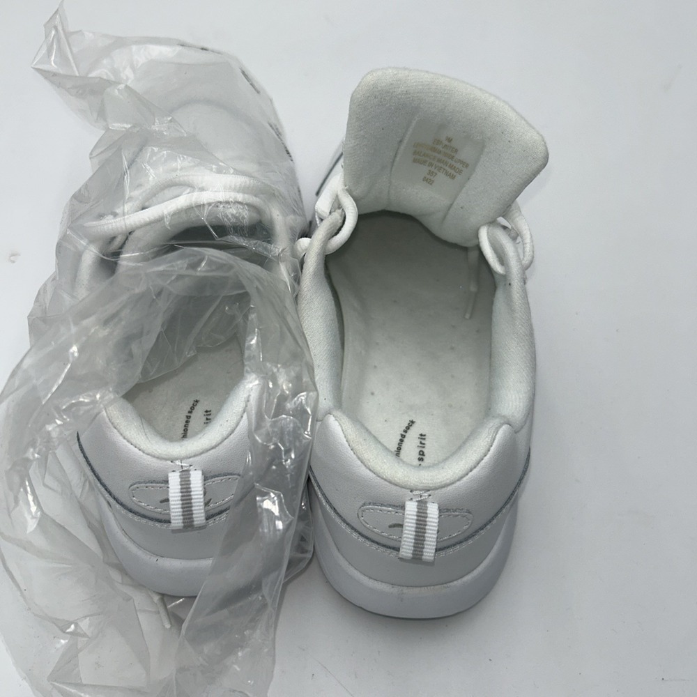 NWOT Easy Spirit Women's 9 White Leather Walking Punter Sneakers - Picture 3 of 5